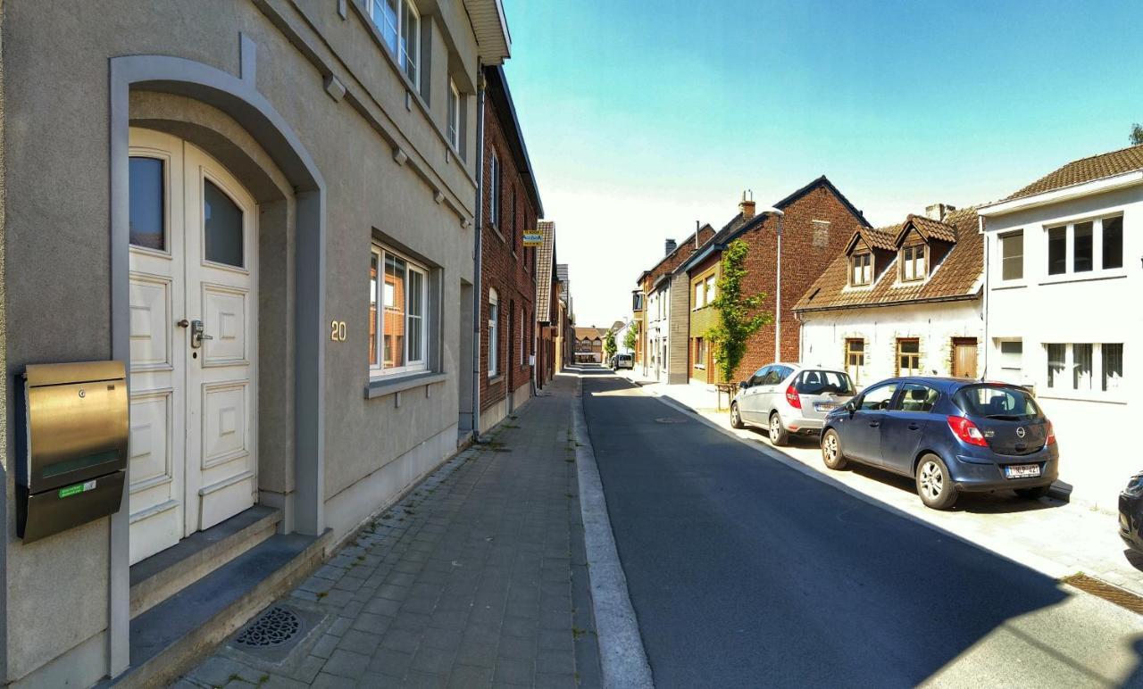 The White Door Lägenhet Aalst Exteriör bild